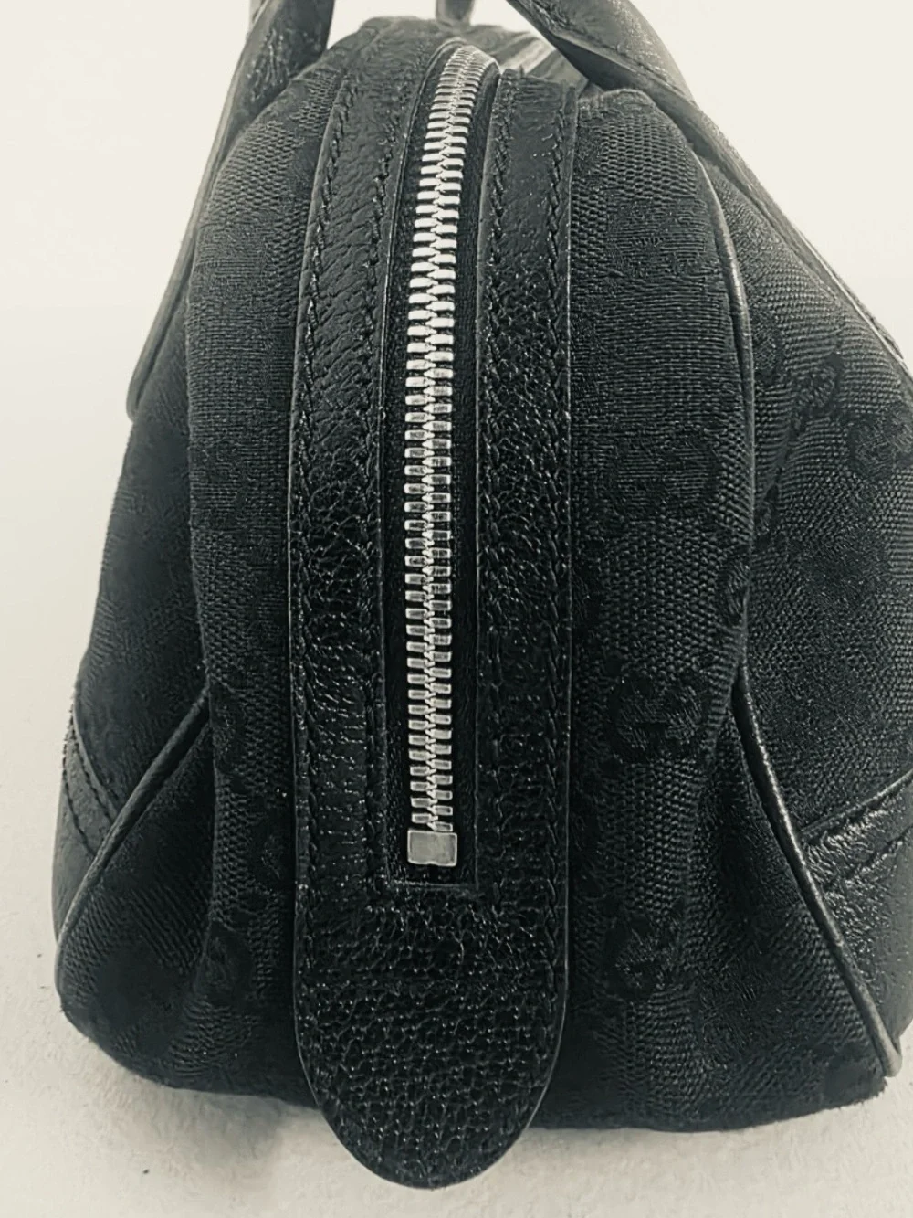 Gucci Black and Red Shoulder Bag with Signature Monogram